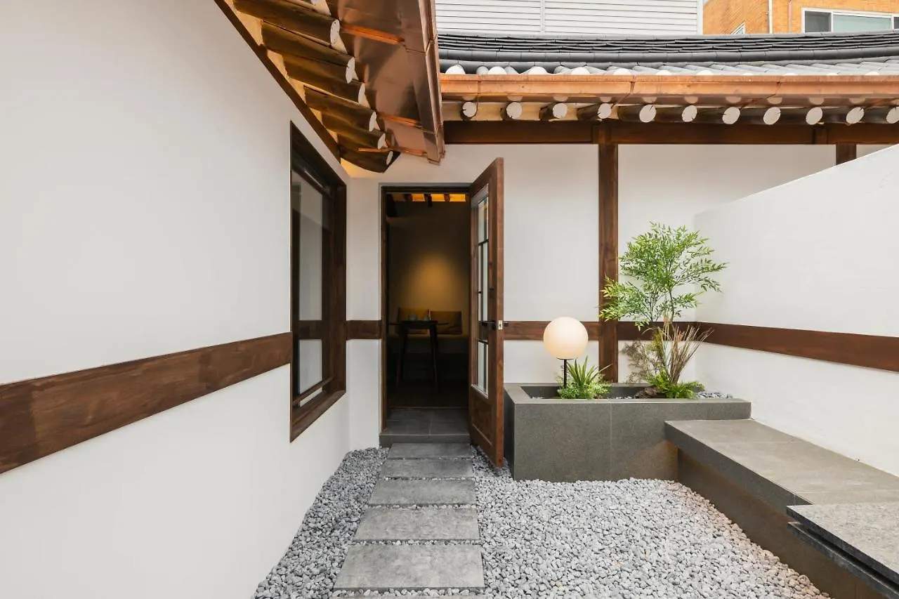 Apartment Stay Warm Hearth - West Seoul
